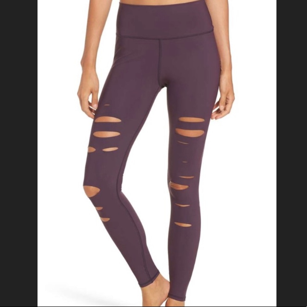 ALO YOGA Large plum ripped leggings